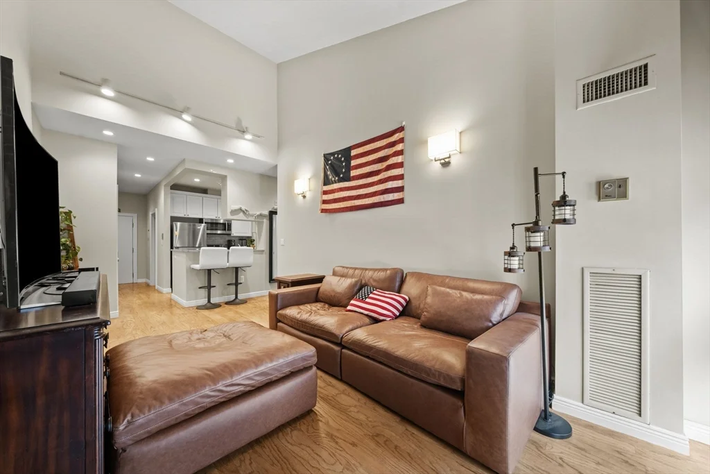 2 bed, 1 bath apartment for rent at 106 13th St Unit 212, Charlestown — photo 6 of 25