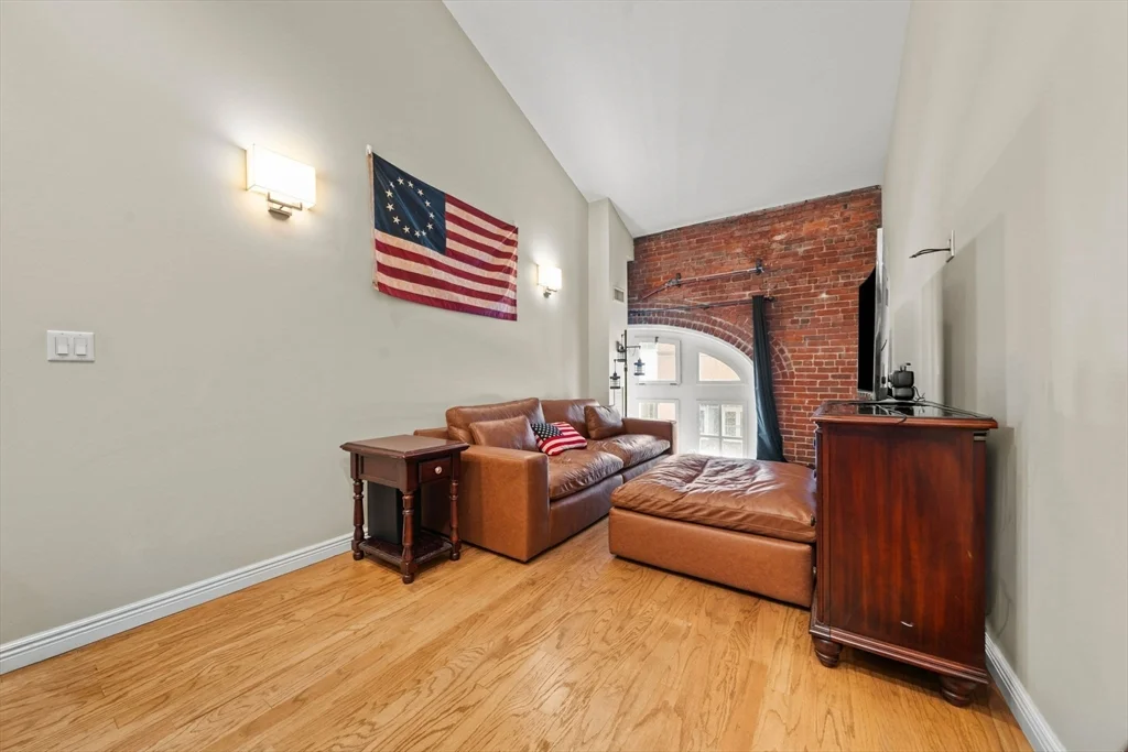 2 bed, 1 bath apartment for rent at 106 13th St Unit 212, Charlestown — photo 5 of 25