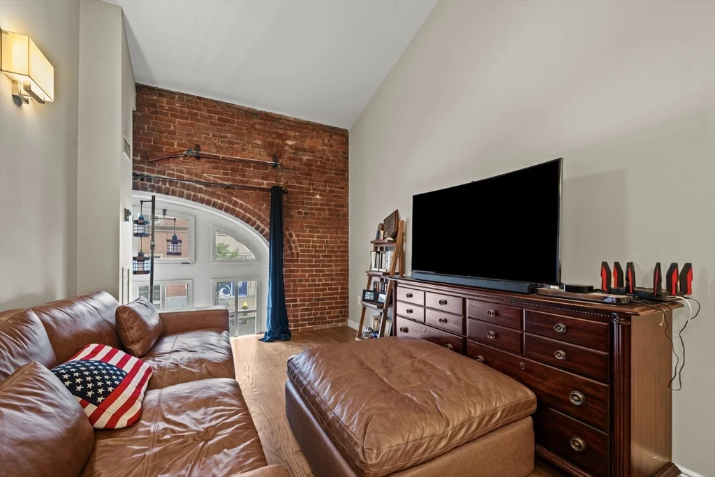 2 bed, 1 bath apartment for rent at 106 13th St Unit 212, Charlestown — photo 9 of 25