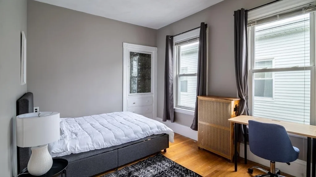 3 bed, 1 bath apartment for rent at 106 Beacon St Unit 3, Union Square — photo 10 of 12