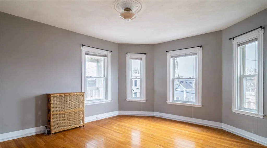 3 bed, 1 bath apartment for rent at 106 Beacon St Unit 3, Union Square — photo 6 of 12