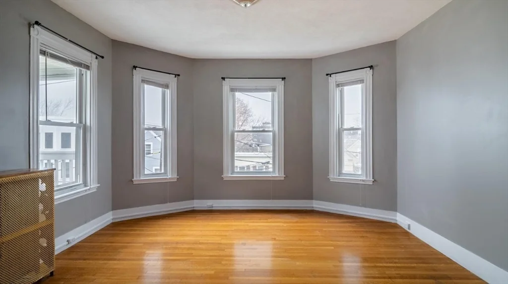 3 bed, 1 bath apartment for rent at 106 Beacon St Unit 3, Union Square