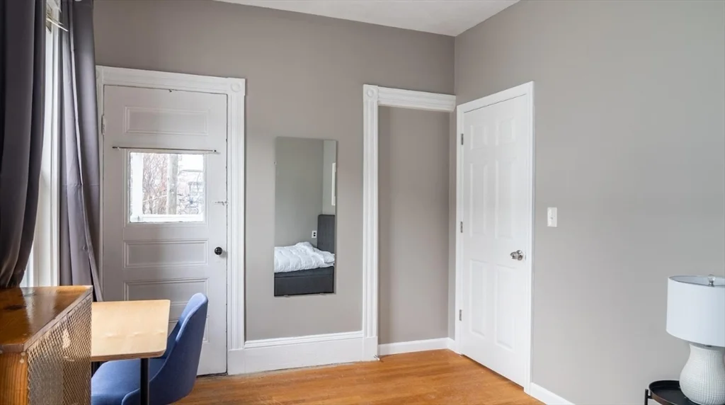 3 bed, 1 bath apartment for rent at 106 Beacon St Unit 3, Union Square — photo 12 of 12