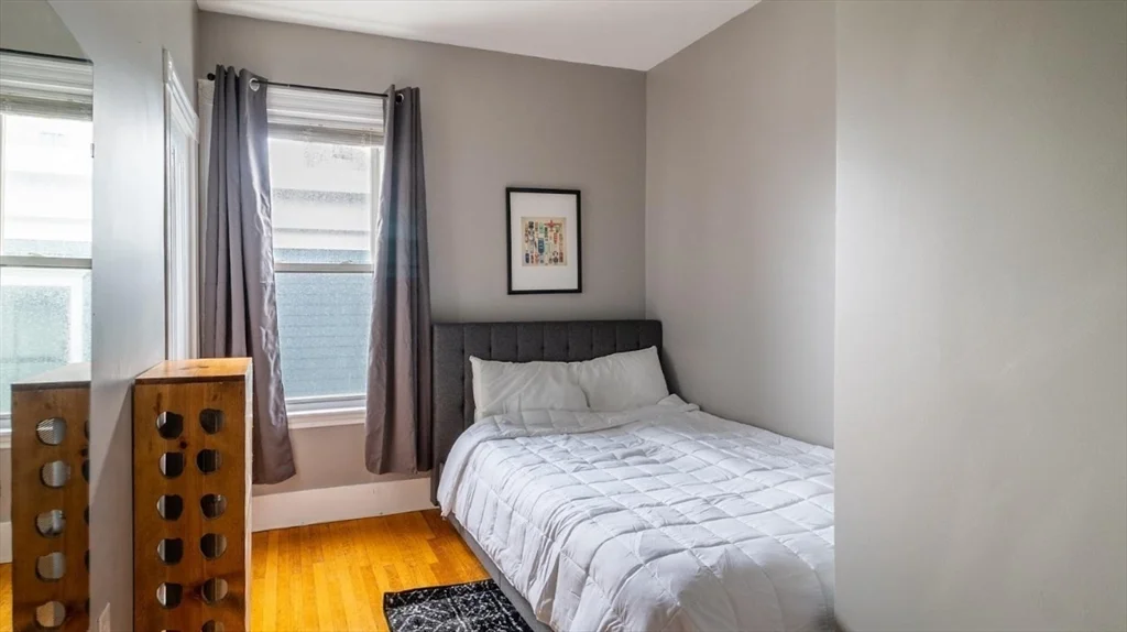 3 bed, 1 bath apartment for rent at 106 Beacon St Unit 3, Union Square — photo 7 of 12