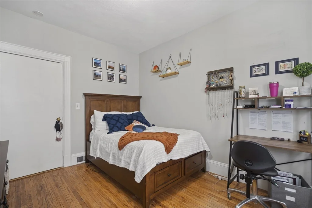 4 bed, 2 bath apartment for rent at 106 Belmont St Unit 106, Spring Hill — photo 7 of 15