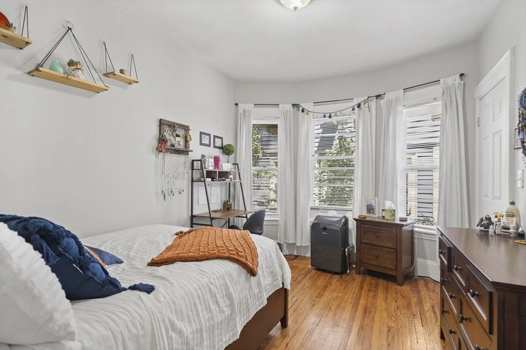 4 bed, 2 bath apartment for rent at 106 Belmont St Unit 106, Spring Hill — photo 6 of 15