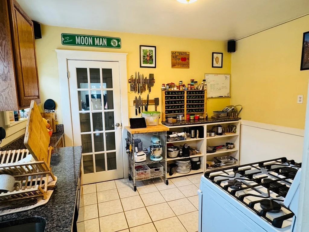 2 bed, 1 bath apartment for rent at 106 Bennett St Unit 2, Brighton — photo 4 of 11