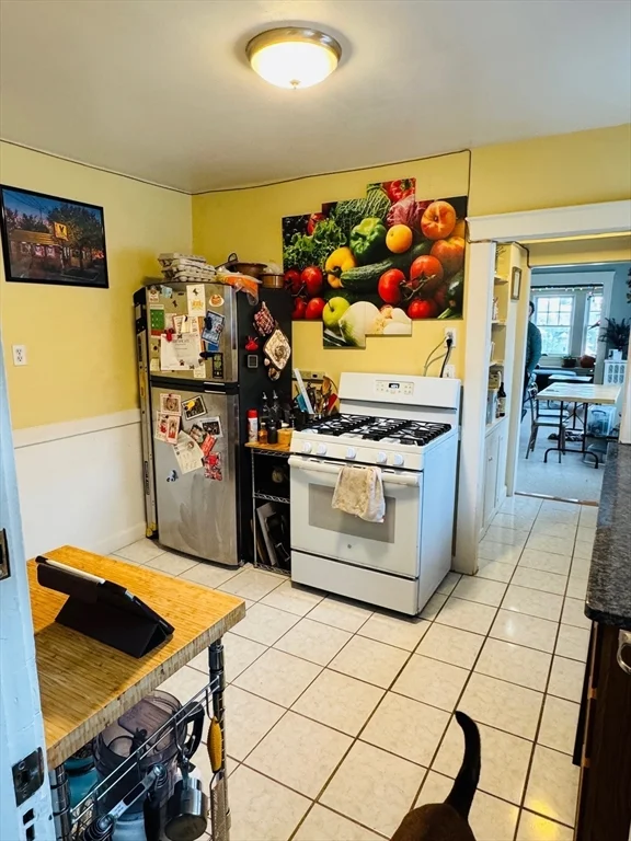 2 bed, 1 bath apartment for rent at 106 Bennett St Unit 2, Brighton — photo 5 of 11