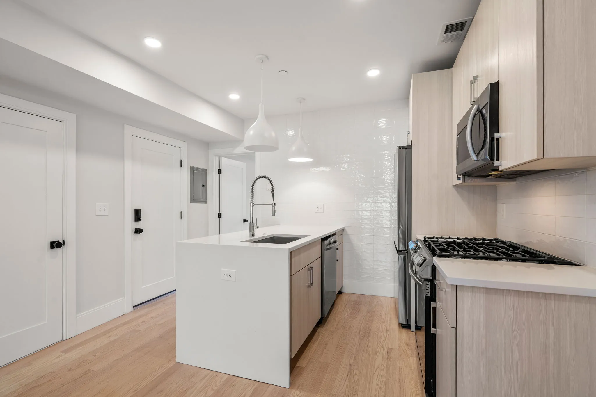 2 bed, 2 bath apartment for rent at 106 Bremen St Unit 2, East Boston — photo 3 of 16