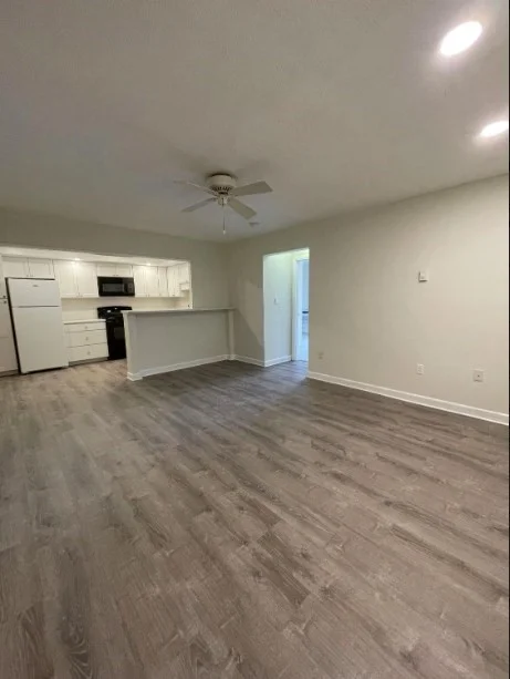 1 bed, 1 bath apartment for rent at 106 Broad St Unit 2-4, Weymouth — photo 3 of 13