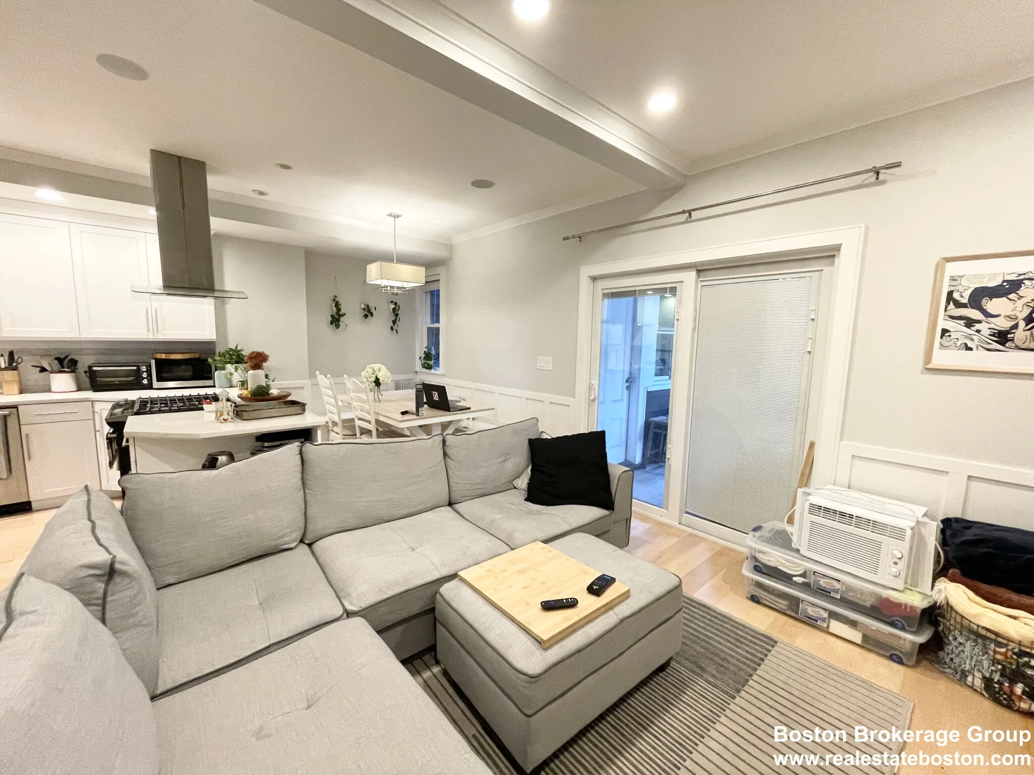 4 bed, 2 bath apartment for rent at 106 Buttonwood St Unit 106, Dorchester — photo 3 of 10