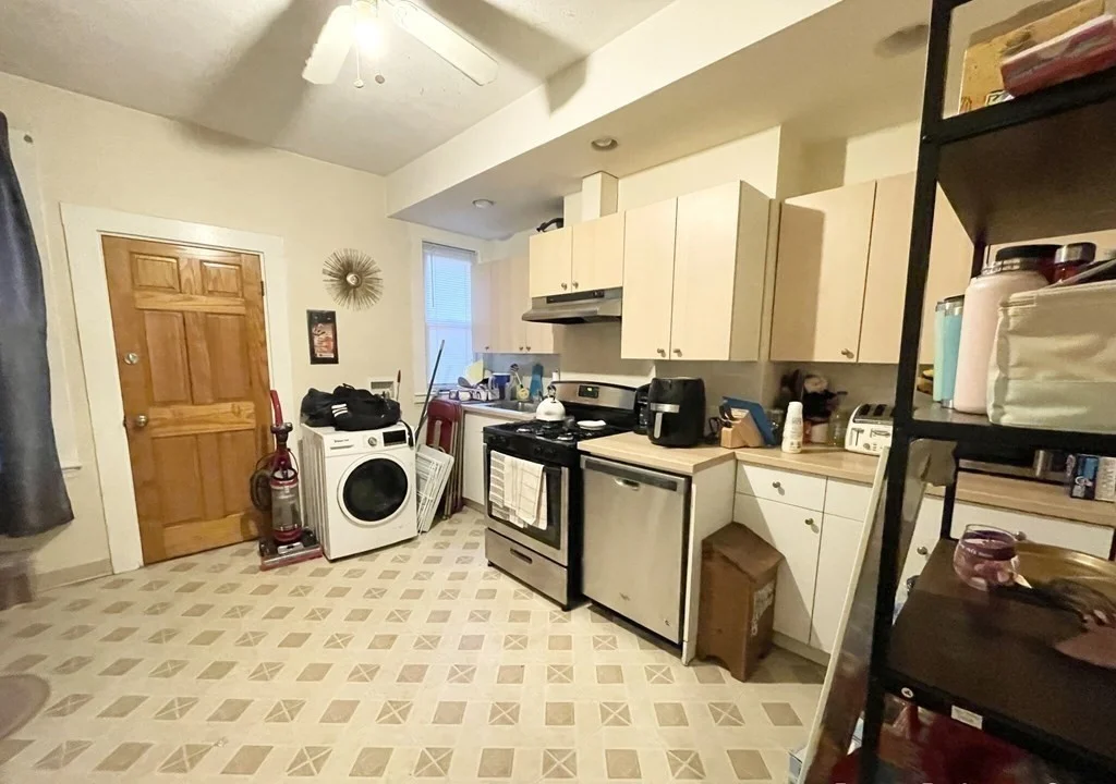 2 bed, 1 bath apartment for rent at 106 Buttonwood Unit 1, Boston — photo 2 of 6