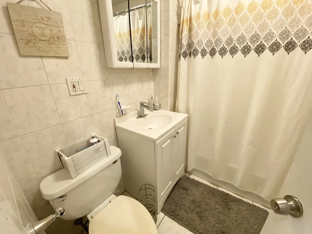 3 bed, 1 bath apartment for rent at 106 Buttonwood Unit 2, Dorchester — photo 14 of 15