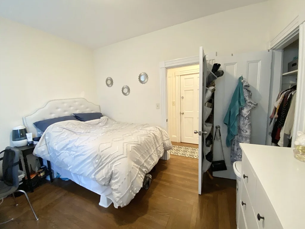 3 bed, 1 bath apartment for rent at 106 Buttonwood Unit 2, Dorchester — photo 7 of 15