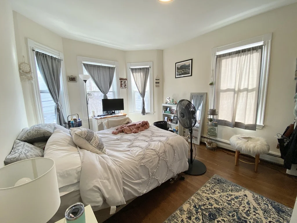 3 bed, 1 bath apartment for rent at 106 Buttonwood Unit 2, Dorchester — photo 11 of 15