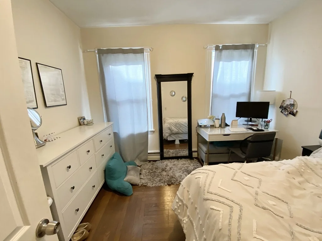 3 bed, 1 bath apartment for rent at 106 Buttonwood Unit 2, Dorchester — photo 5 of 15