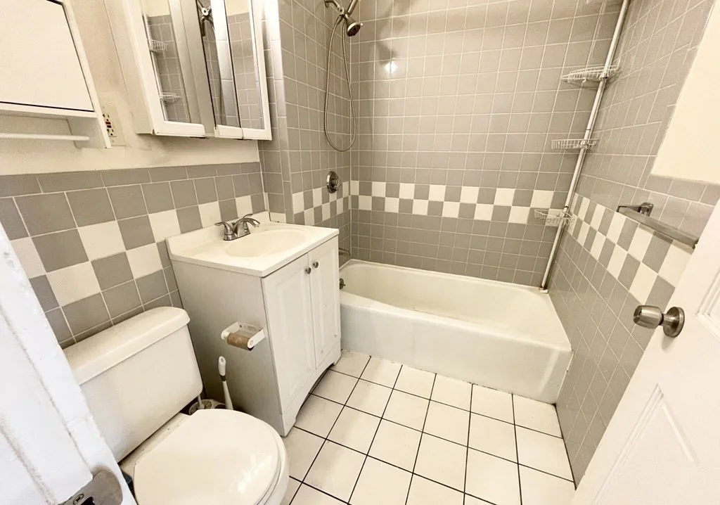 3 bed, 1 bath apartment for rent at 106 Buttonwood Unit 3, Boston — photo 8 of 9