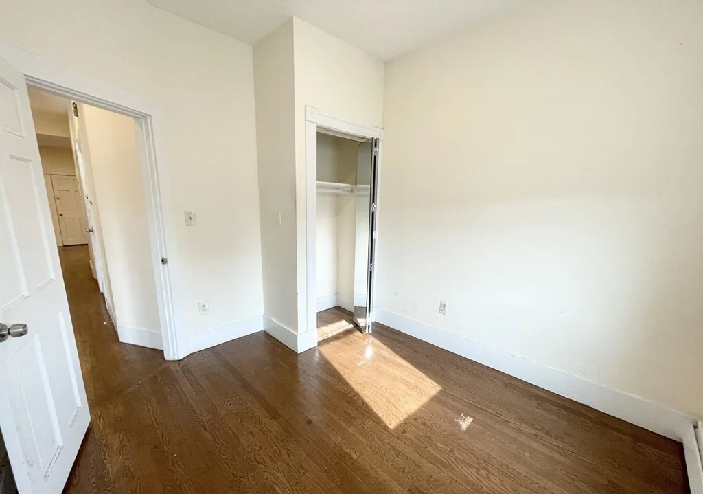 3 bed, 1 bath apartment for rent at 106 Buttonwood Unit 3, Boston — photo 5 of 9