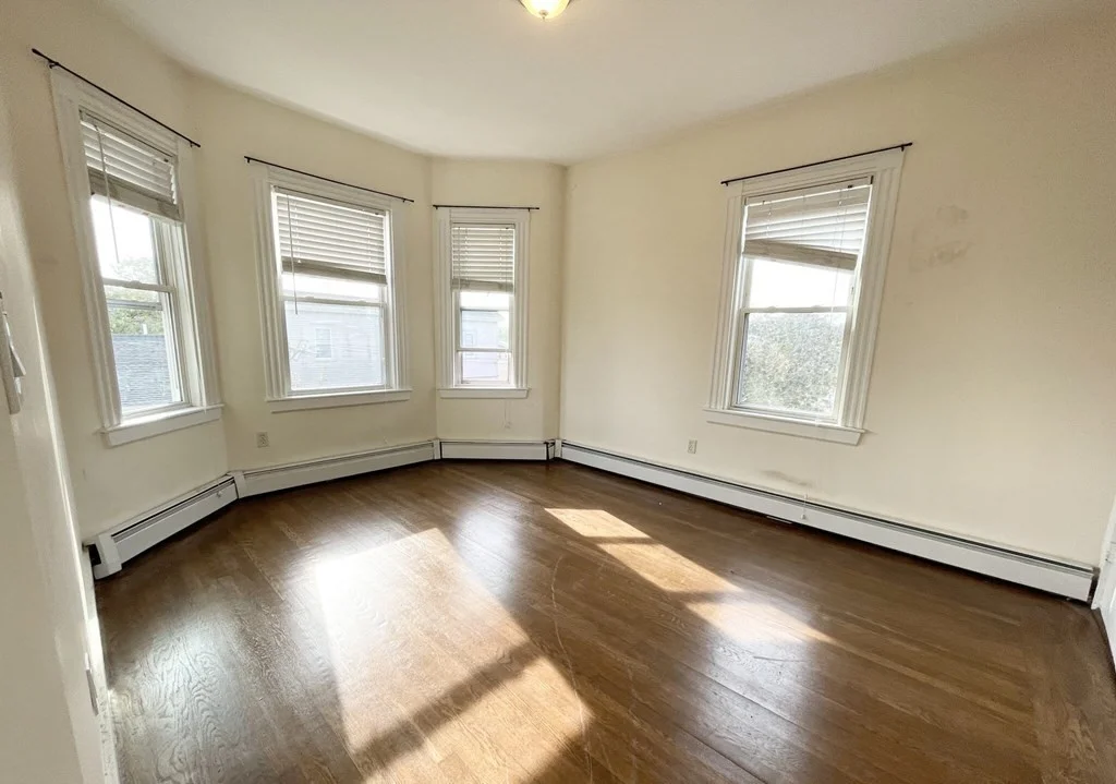 3 bed, 1 bath apartment for rent at 106 Buttonwood Unit 3, Boston — photo 3 of 9