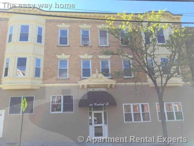 2 bed, 1 bath apartment for rent at 106 Central St, Winter Hill — photo 8 of 8
