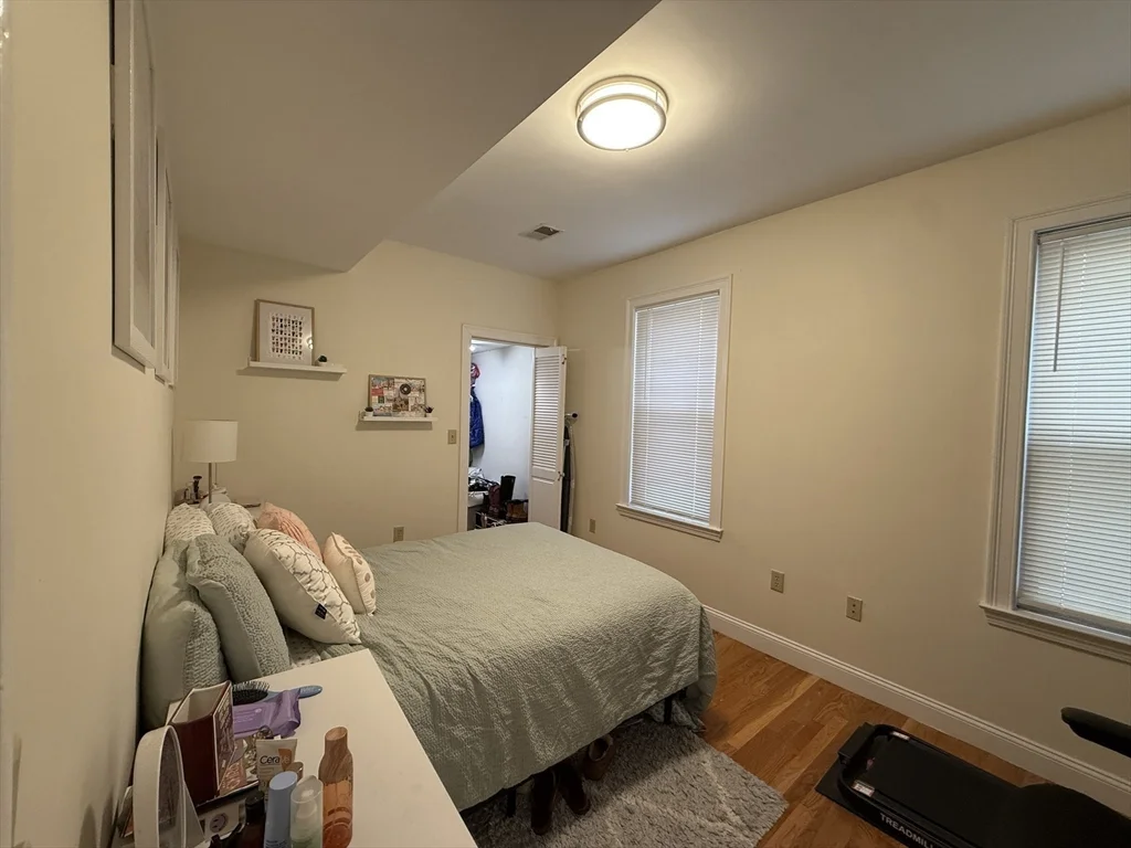 3 bed, 2 bath apartment for rent at 106 Chester St Unit 2, Allston — photo 6 of 9