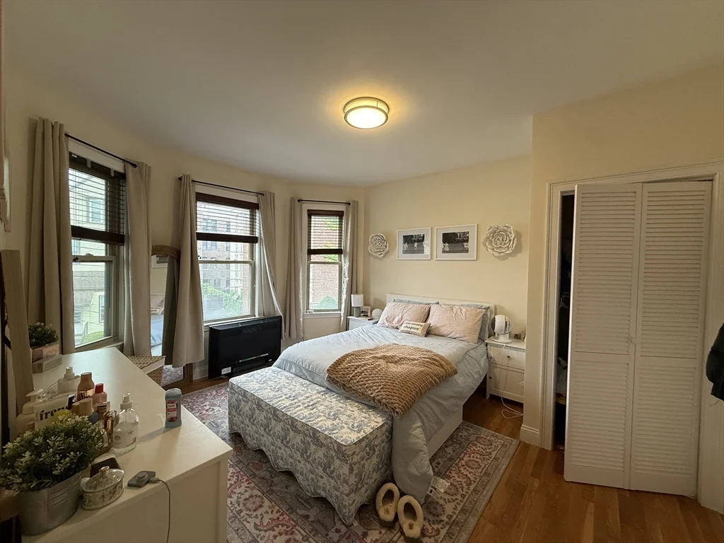 3 bed, 2 bath apartment for rent at 106 Chester St Unit 2, Allston — photo 4 of 9