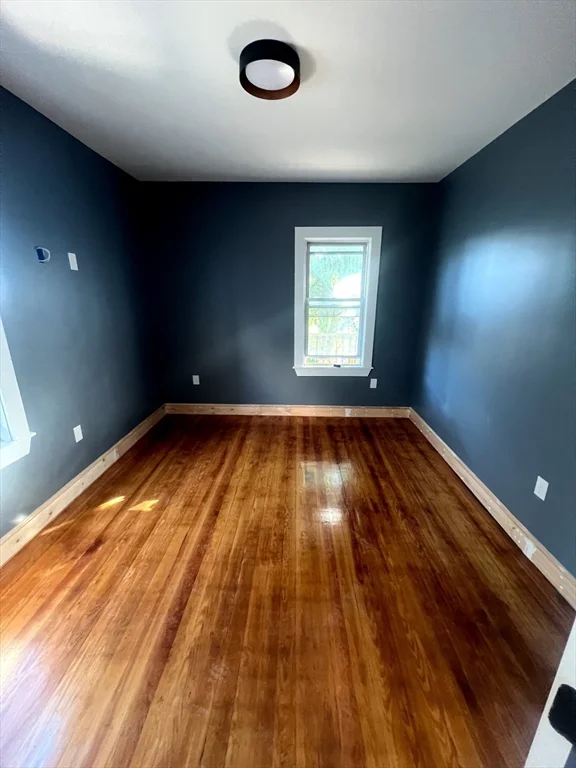 4 bed, 1 bath apartment for rent at 106 Draper St Unit 2, Dorchester — photo 7 of 11