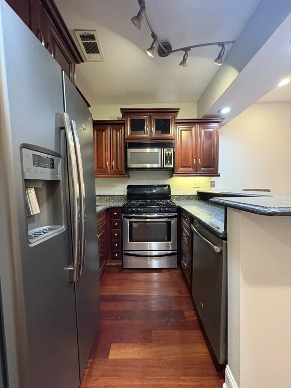 2 bed, 1 bath apartment for rent at 106 East Brookline St Unit 1, South End — photo 3 of 36