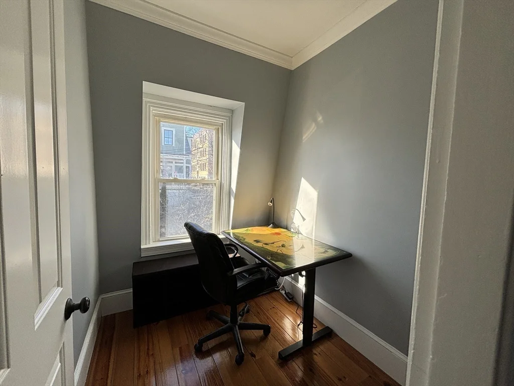 4 bed, 2 bath apartment for rent at 106 G St, South Boston — photo 21 of 25