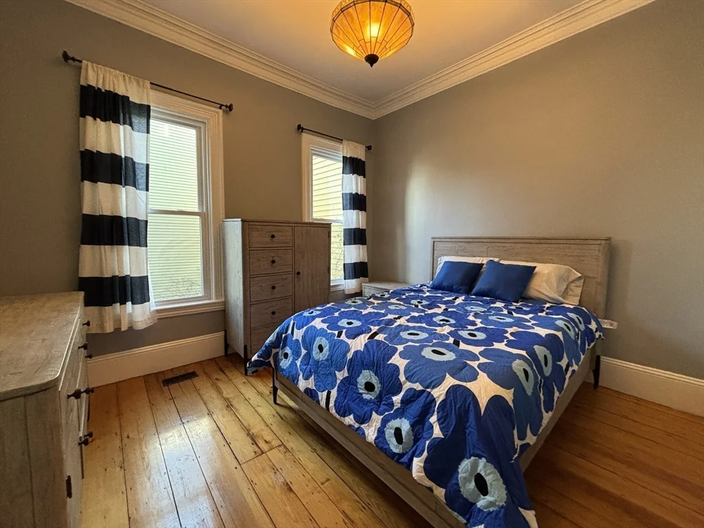 4 bed, 2 bath apartment for rent at 106 G St, South Boston — photo 10 of 25