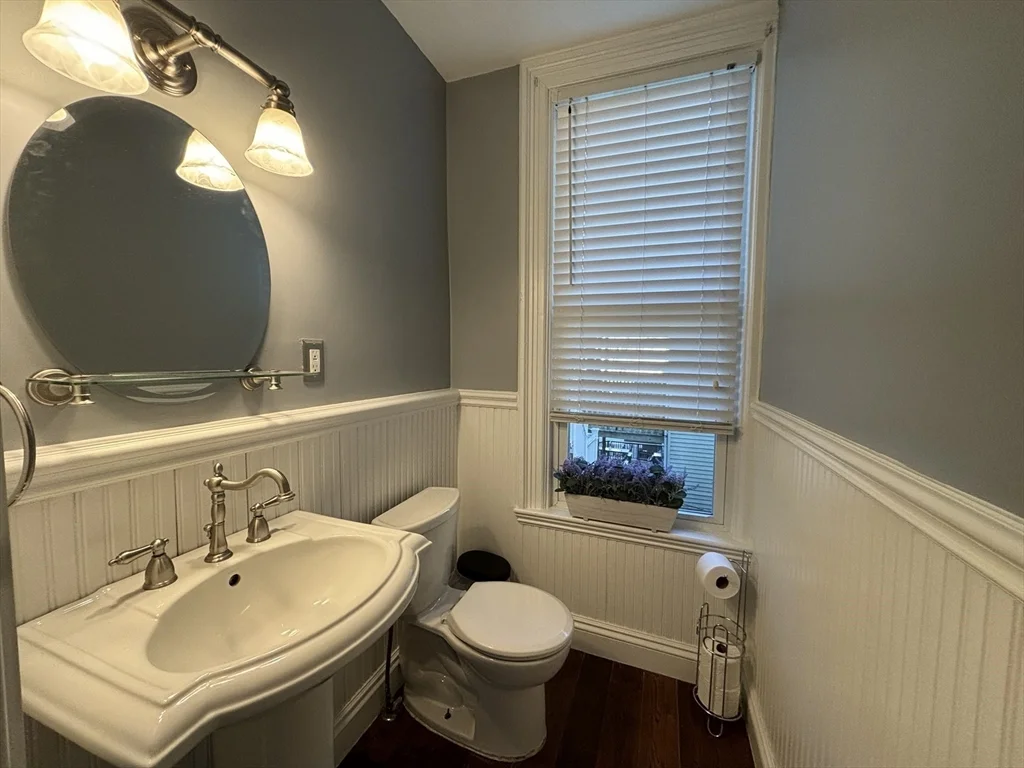 4 bed, 2 bath apartment for rent at 106 G St, South Boston — photo 5 of 25