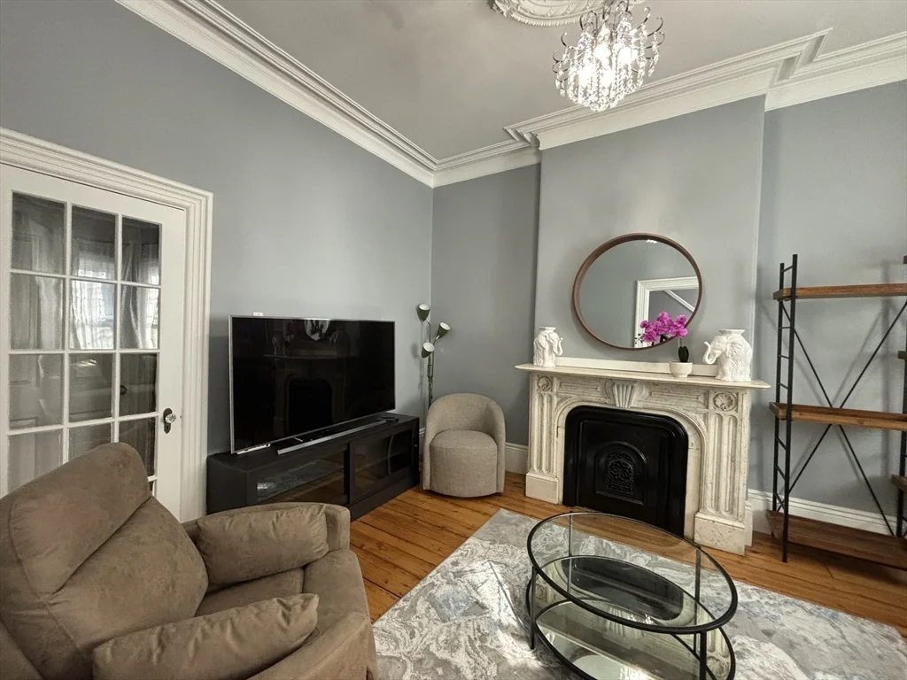 4 bed, 2 bath apartment for rent at 106 G St, South Boston — photo 6 of 25