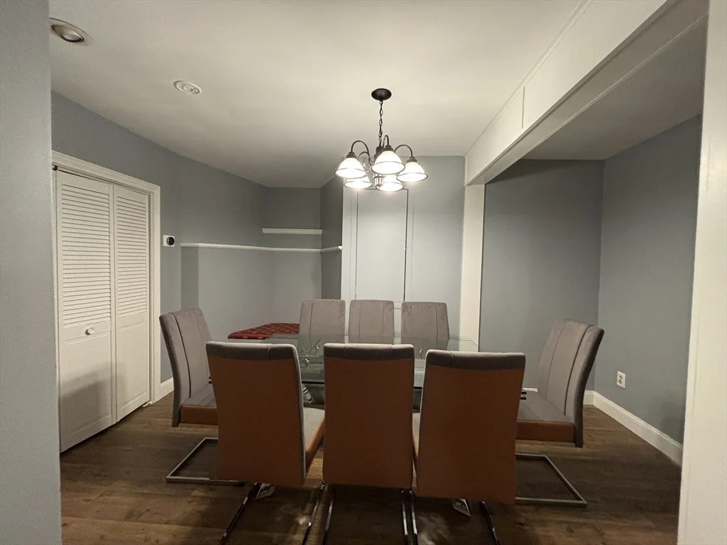 4 bed, 2 bath apartment for rent at 106 G St, South Boston — photo 3 of 25