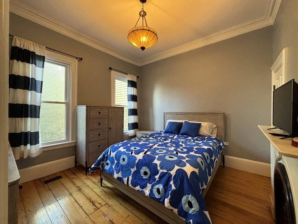 4 bed, 2 bath apartment for rent at 106 G St, South Boston — photo 9 of 25