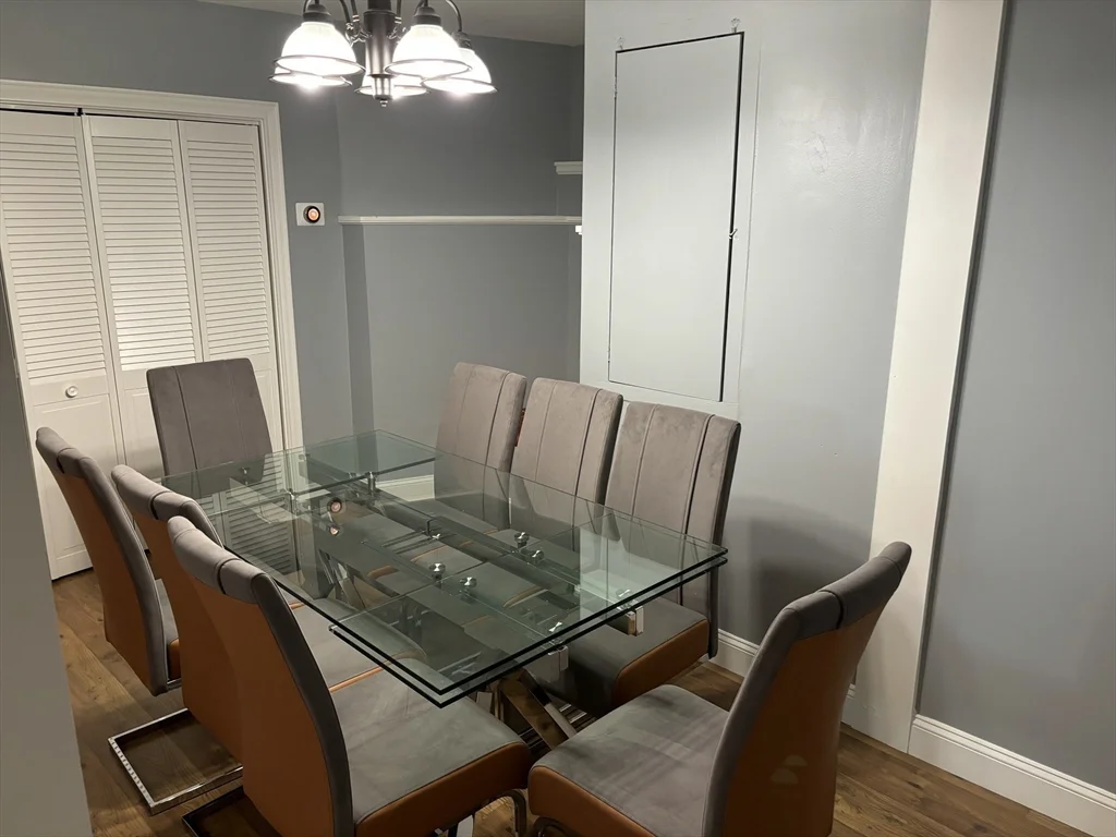4 bed, 2 bath apartment for rent at 106 G St, South Boston — photo 4 of 25