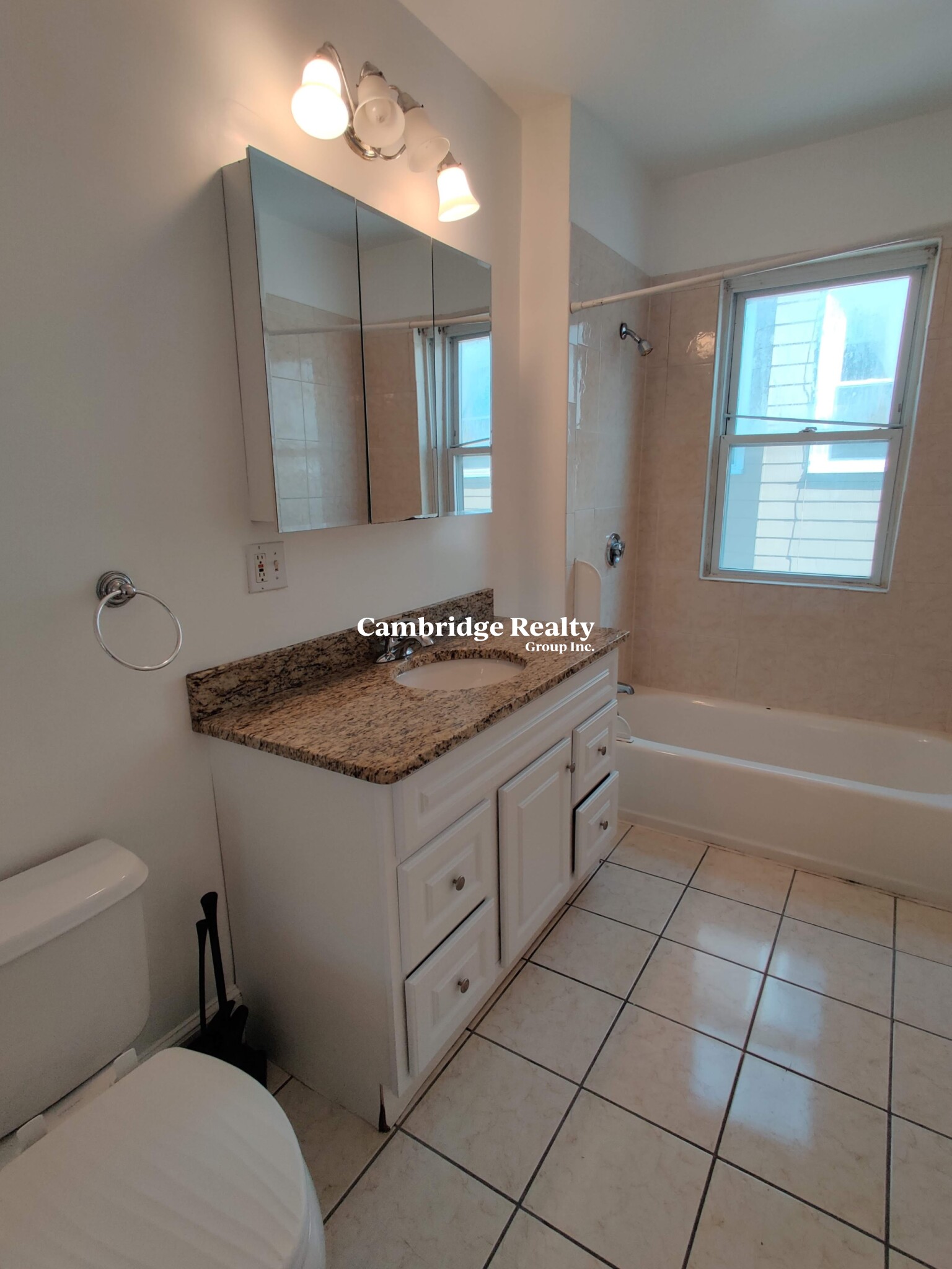 3 bed, 1 bath apartment for rent at 106 Glenwood Rd Unit 2T, Winter Hill — photo 8 of 16