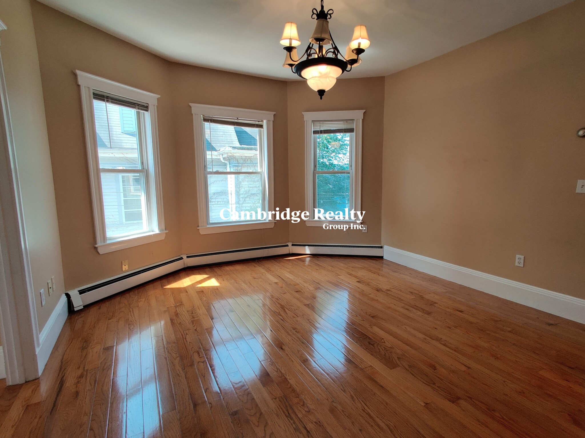 3 bed, 1 bath apartment for rent at 106 Glenwood Rd Unit 2T, Winter Hill — photo 3 of 16