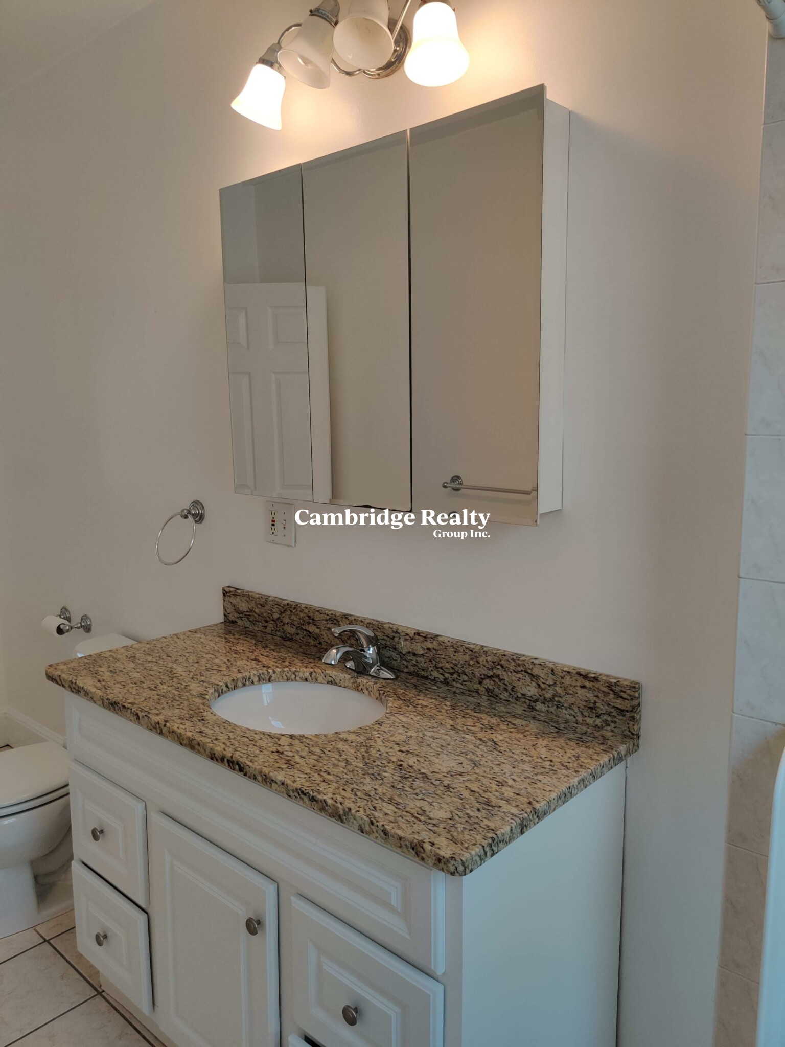 3 bed, 1 bath apartment for rent at 106 Glenwood Rd Unit 2T, Winter Hill — photo 10 of 16