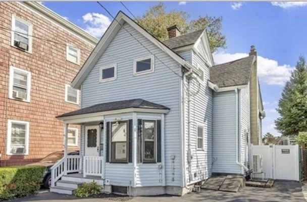 3 bed, 1 bath apartment for rent at 106 Goodridge St, East Lynn — photo 2 of 35