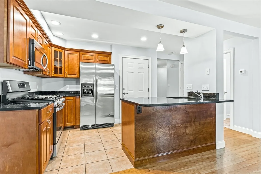 3 bed, 3 bath apartment for rent at 106 Green St Unit 106, Reading — photo 15 of 26
