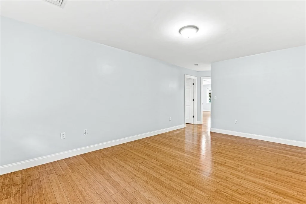 3 bed, 3 bath apartment for rent at 106 Green St Unit 106, Reading — photo 10 of 26
