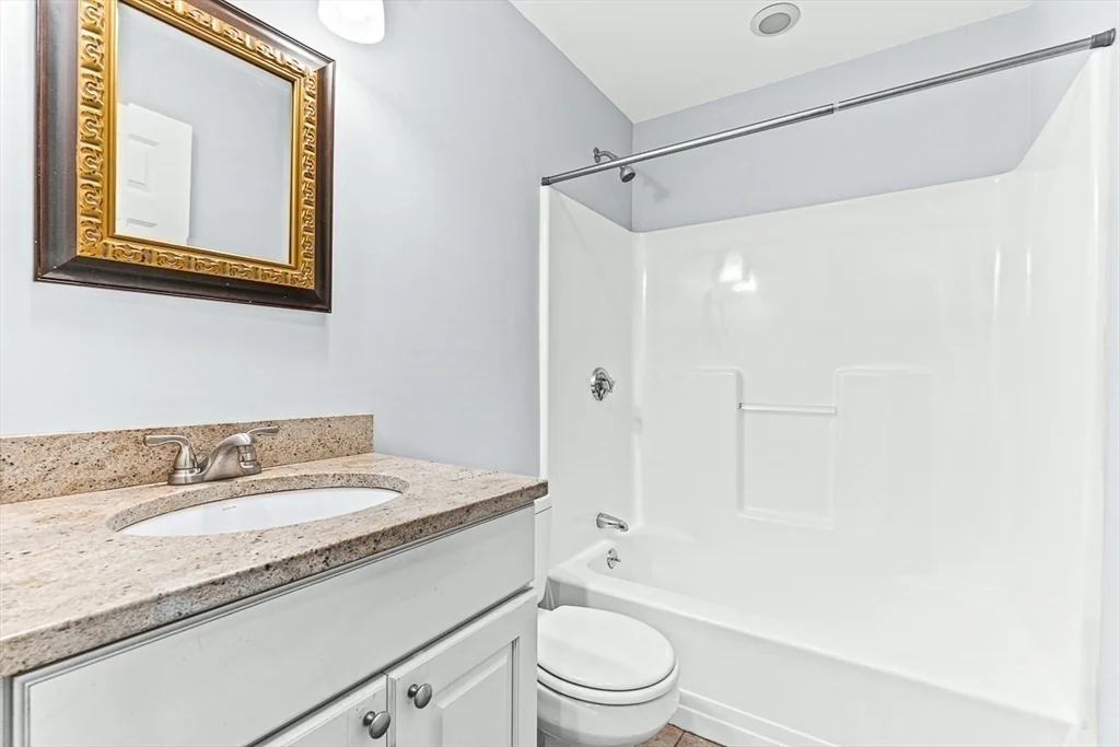 3 bed, 3 bath apartment for rent at 106 Green St Unit 106, Reading — photo 11 of 26