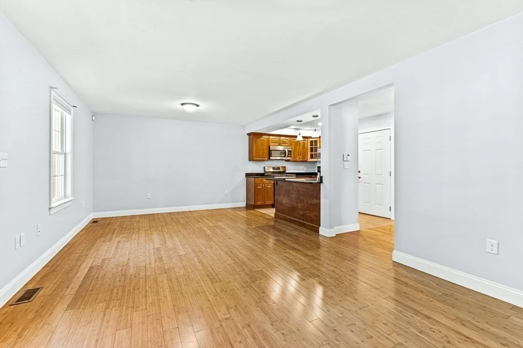 3 bed, 3 bath apartment for rent at 106 Green St Unit 106, Reading — photo 13 of 26