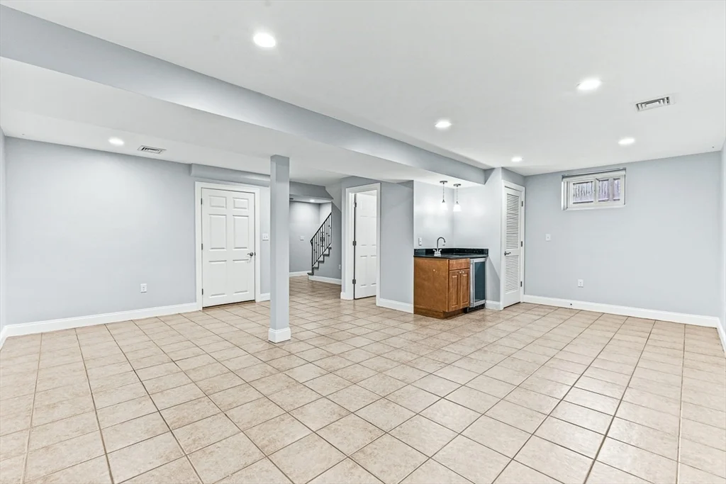 3 bed, 3 bath apartment for rent at 106 Green St Unit 106, Reading — photo 19 of 26
