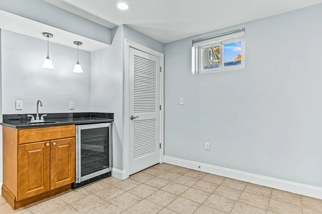3 bed, 3 bath apartment for rent at 106 Green St Unit 106, Reading — photo 21 of 26