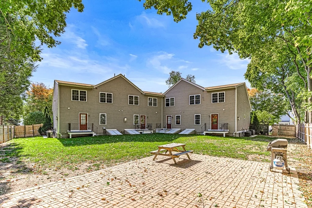 3 bed, 3 bath apartment for rent at 106 Green St Unit 106, Reading — photo 26 of 26