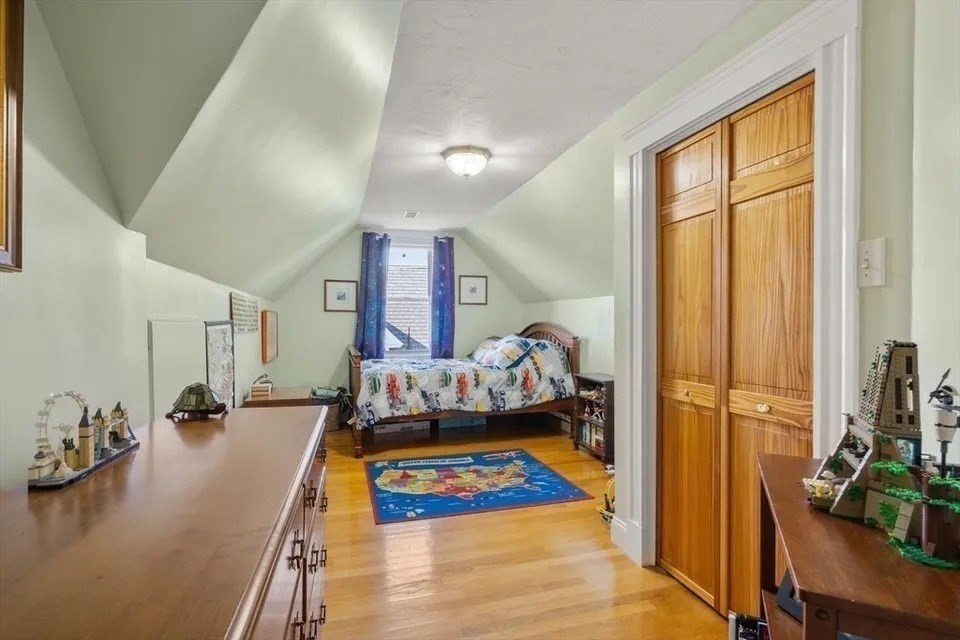 4 bed, 2 bath apartment for rent at 106 Grovers Ave Unit 2, Winthrop — photo 17 of 26