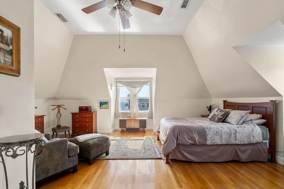 4 bed, 2 bath apartment for rent at 106 Grovers Ave Unit 2, Winthrop — photo 16 of 26