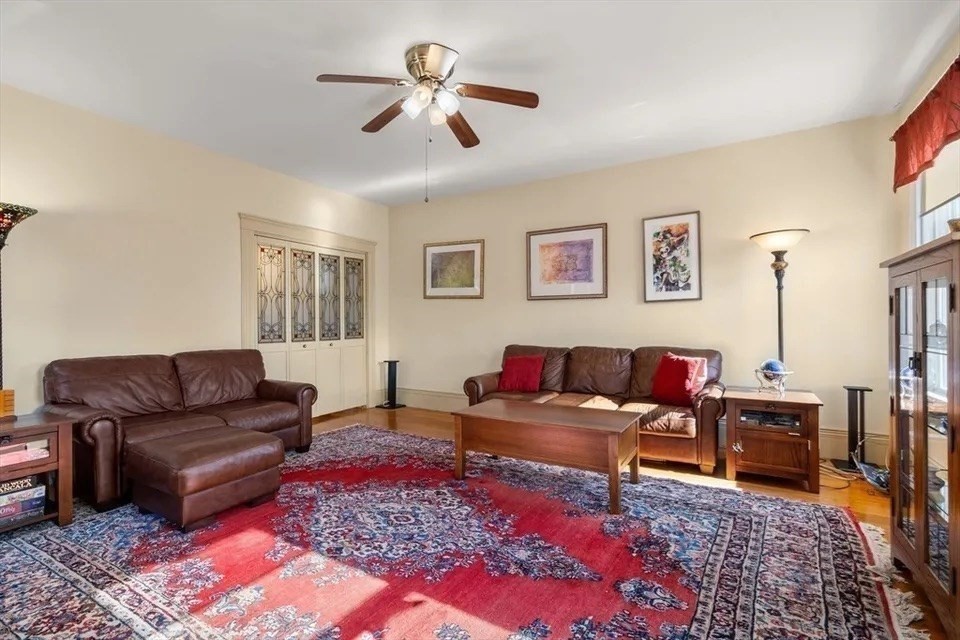 4 bed, 2 bath apartment for rent at 106 Grovers Ave Unit 2, Winthrop — photo 9 of 26