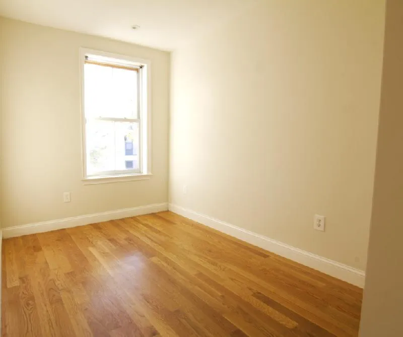 3 bed, 1 bath apartment for rent at 106 Hammond St Unit 3w, Roxbury — photo 5 of 6